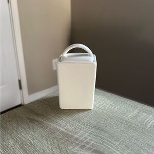 PREOWNED … 10 STRAWBERRY STREET “Nova White” Ceramic Storage Container